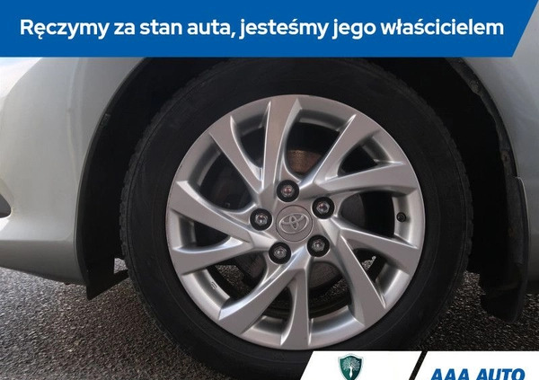 Toyota Auris cena 75000 przebieg: 98602, rok produkcji 2018 z Piekary Śląskie małe 172